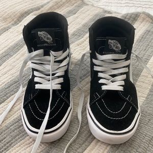 Vans high top classic shoe. Women’s size 5. Never worn!